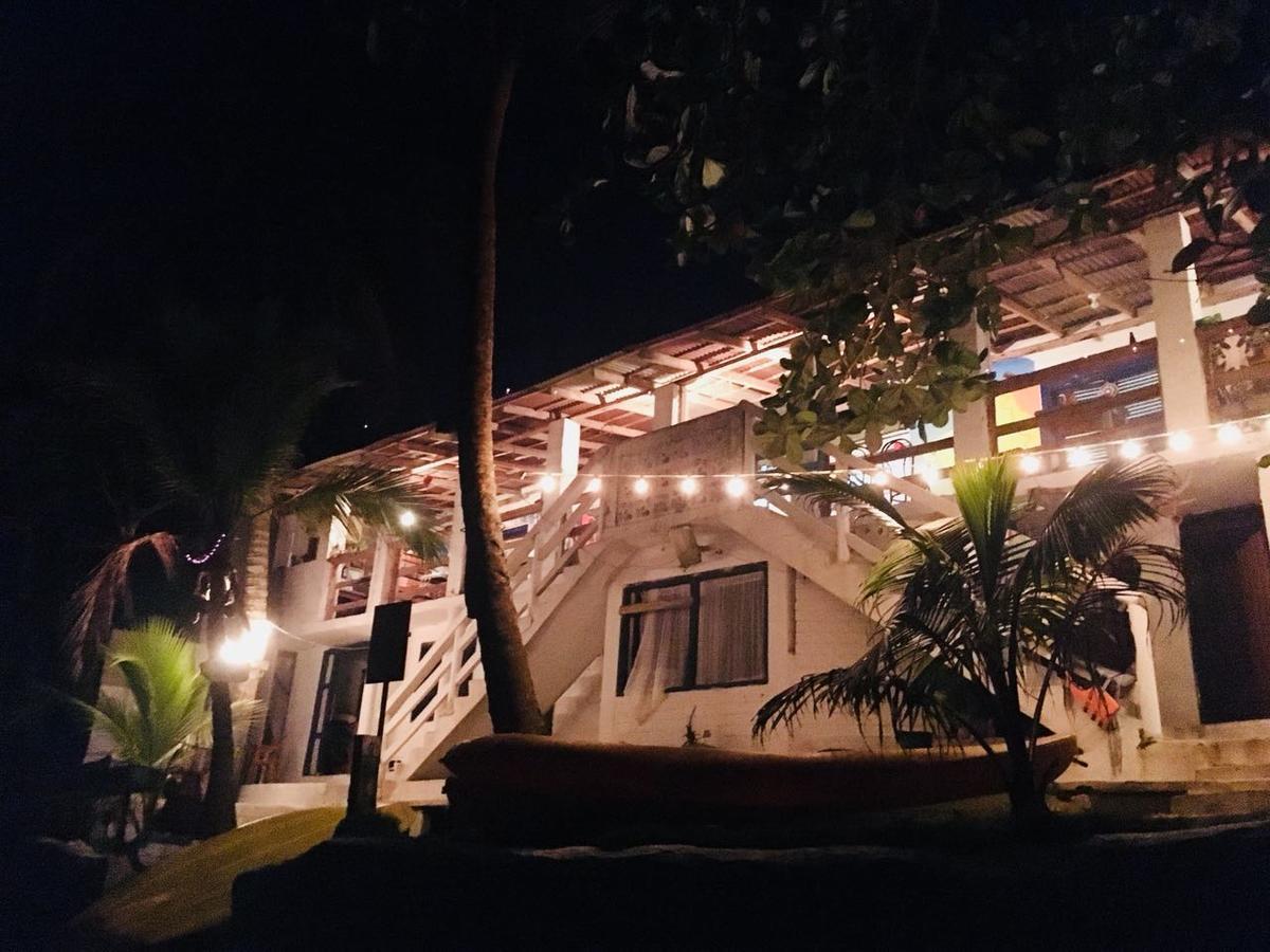 Hostal La Mariapolis เนโคคลิ ภายนอก รูปภาพ