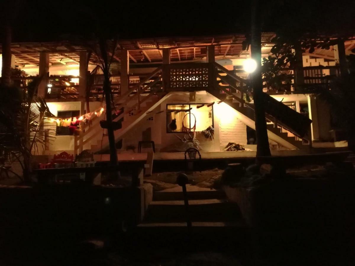 Hostal La Mariapolis เนโคคลิ ภายนอก รูปภาพ