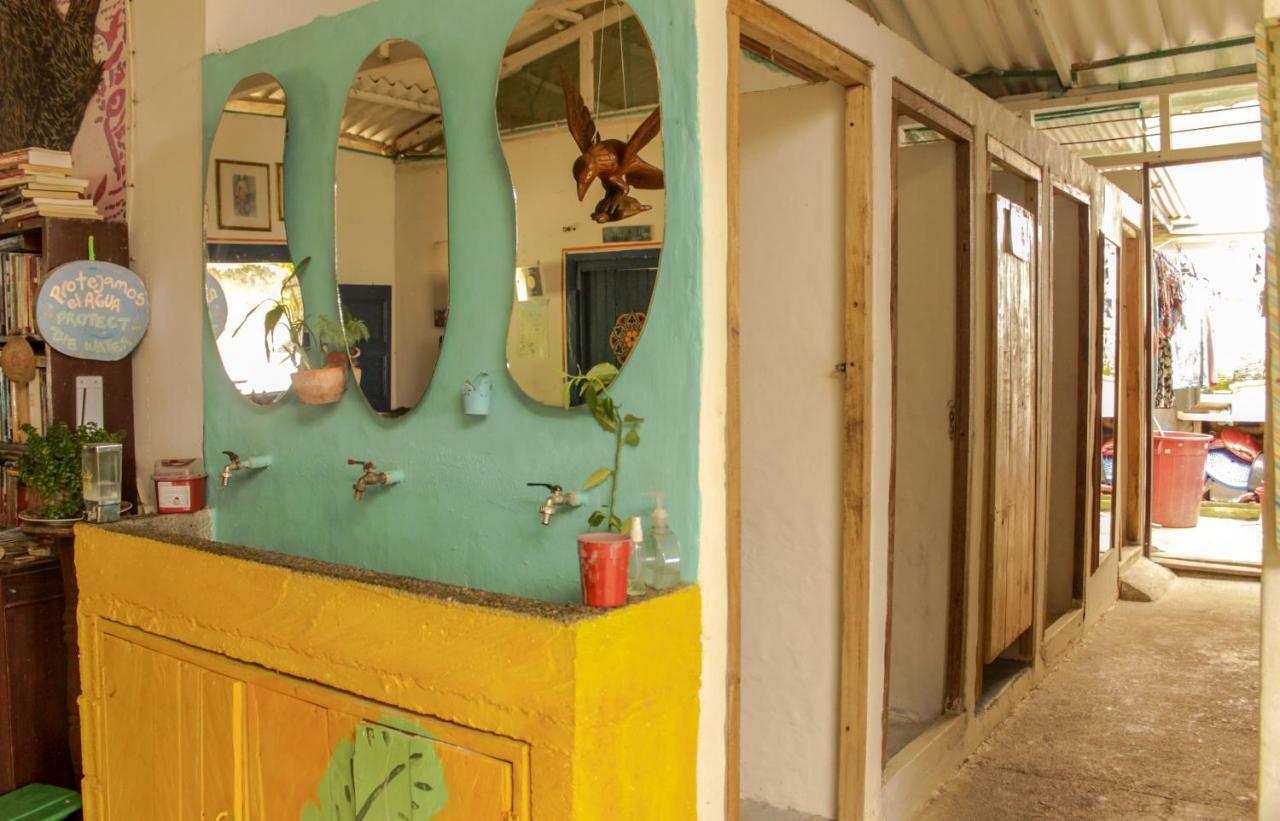 Hostal La Mariapolis เนโคคลิ ภายนอก รูปภาพ